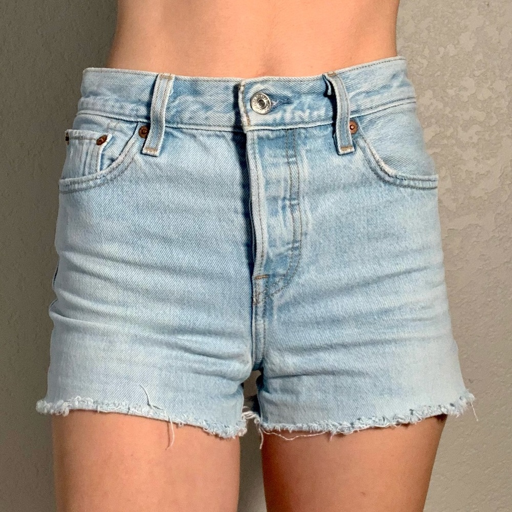 SOLD. Wedgie Short: Levi’s